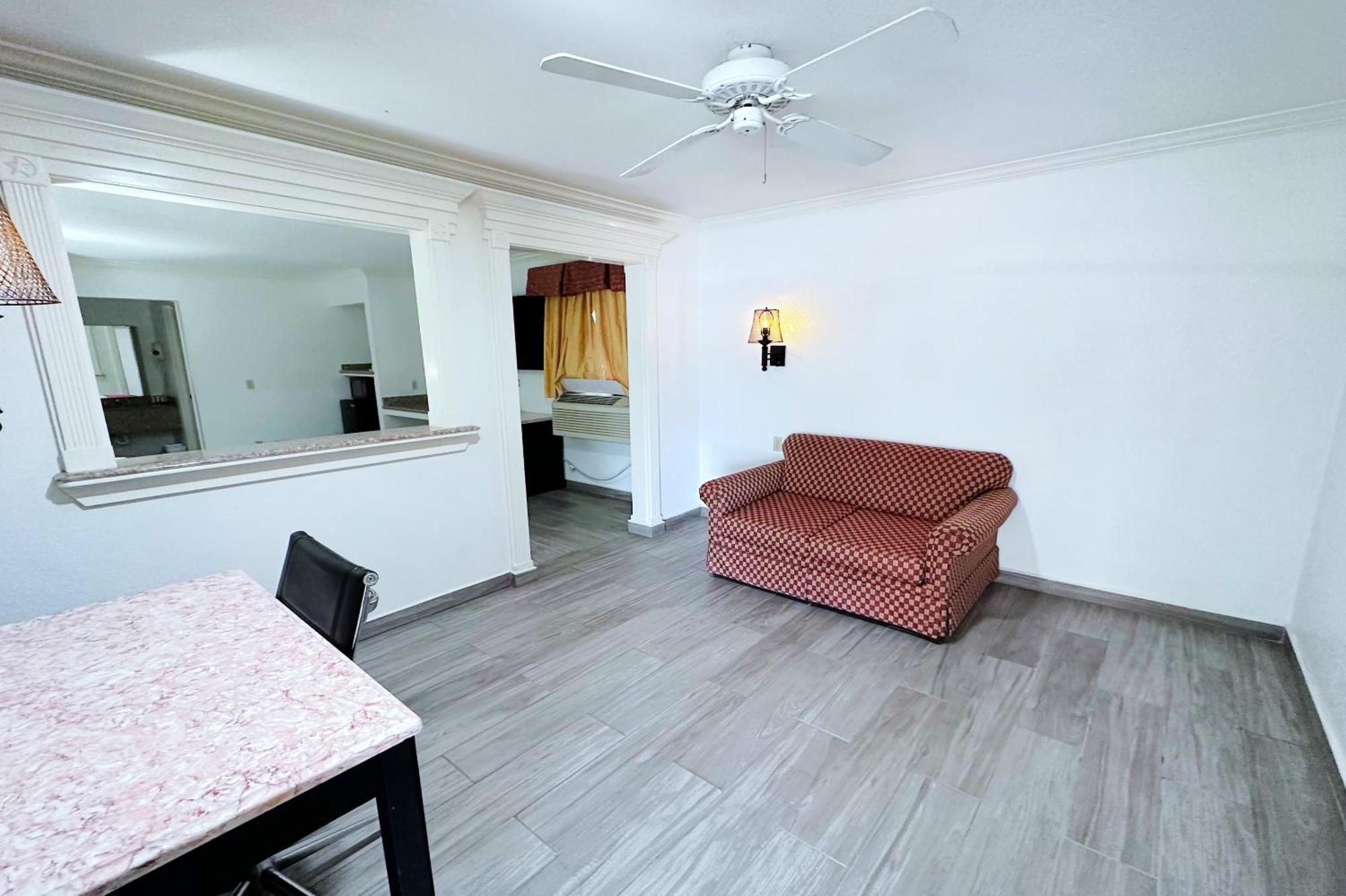Three Rivers Executive Inn & Suites By Oyo Экстерьер фото