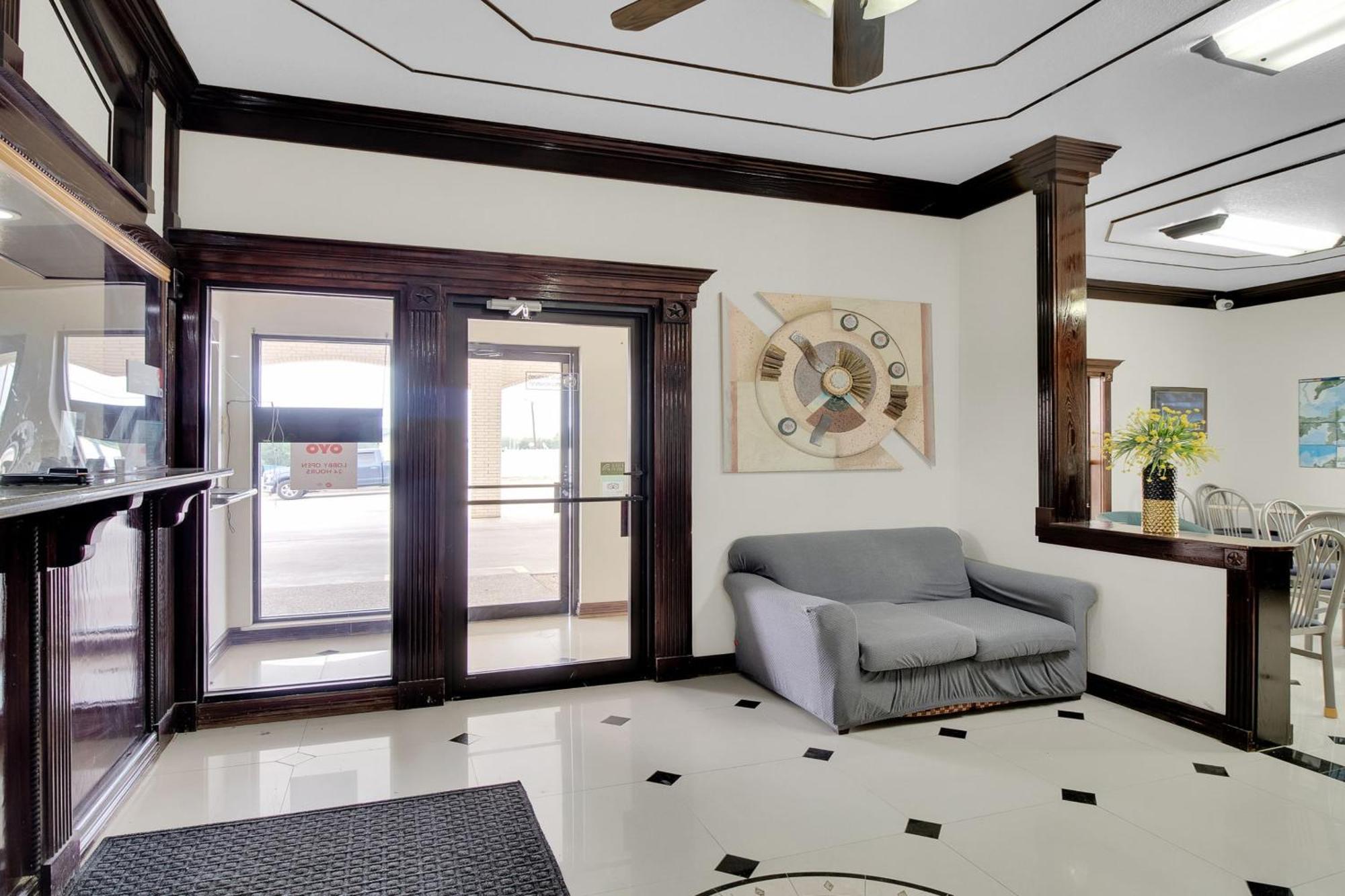 Three Rivers Executive Inn & Suites By Oyo Экстерьер фото