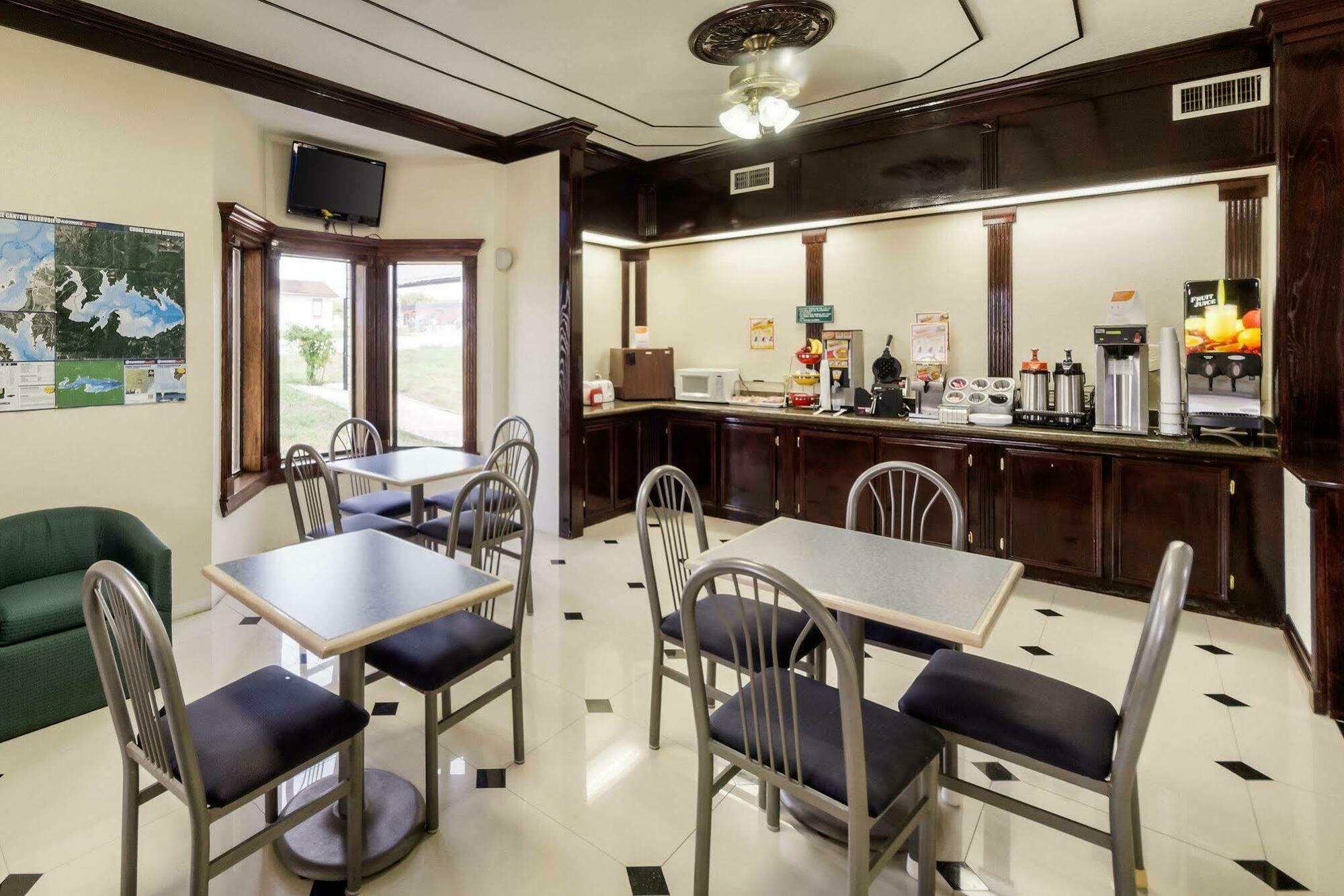 Three Rivers Executive Inn & Suites By Oyo Экстерьер фото