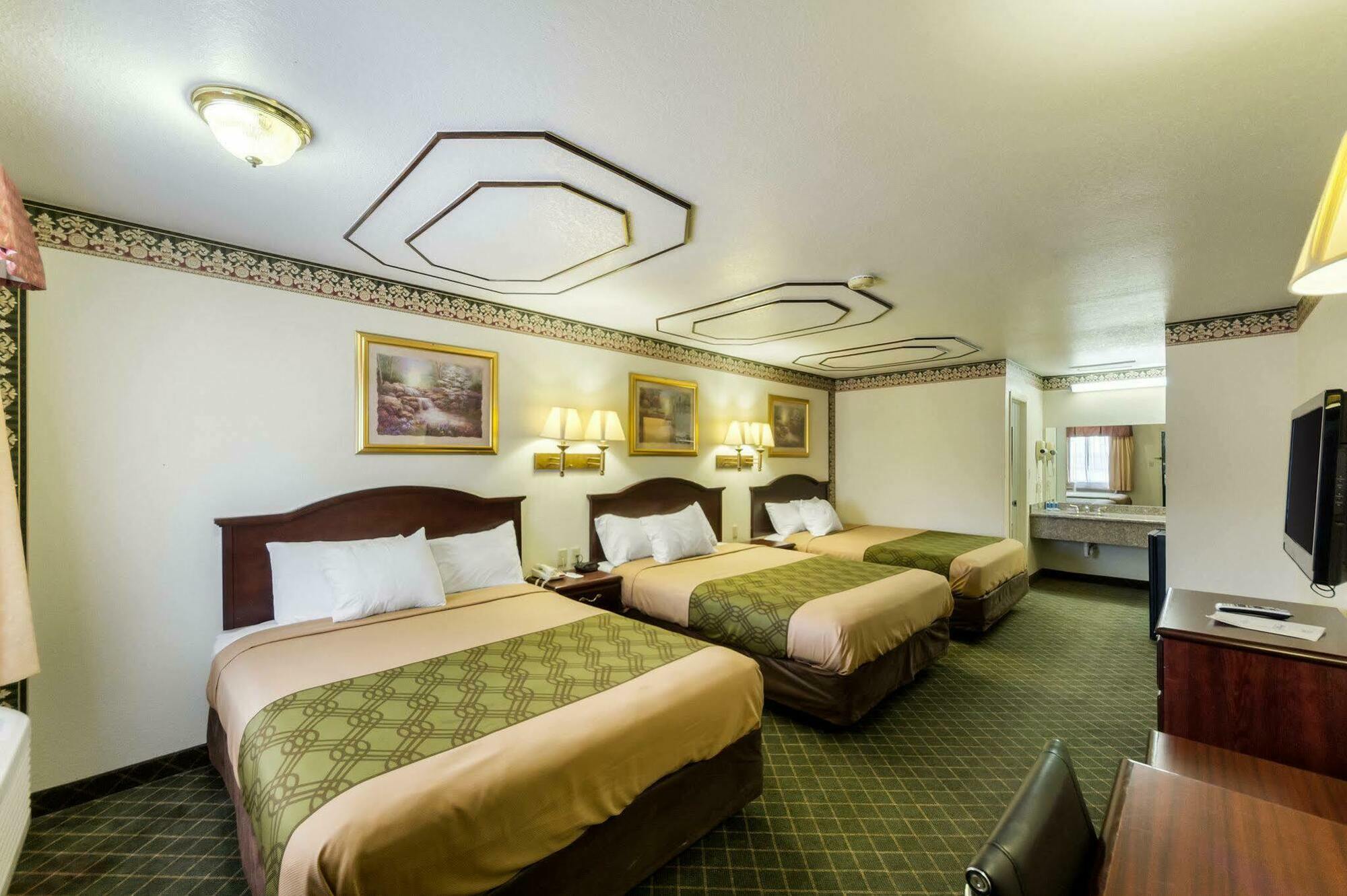 Three Rivers Executive Inn & Suites By Oyo Экстерьер фото